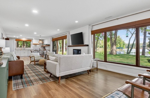 New Post House | 4-Season Fun! Sandy Beach | Snowmobile Trails