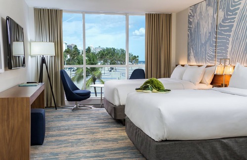 Central Beach Hotel | 4 Spacious Beachfront Rooms with Pool Near Las Olas & Attractions