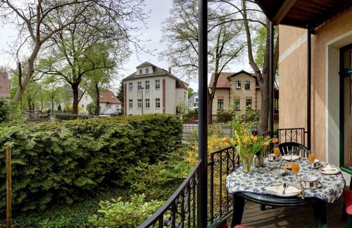 Karlshorst Apartment | 4-star apartment in a very quiet and green villa location
