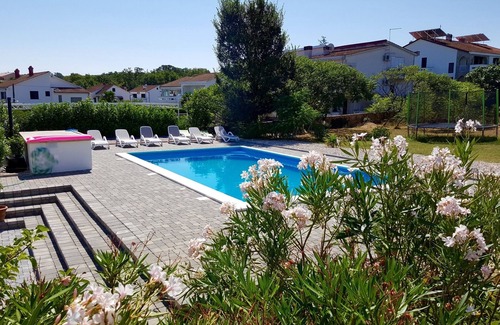 Vantacici Apartment | 4 star apartment in Malinska 150m from the beach with pool, dishwasher, wifi, air conditioning
