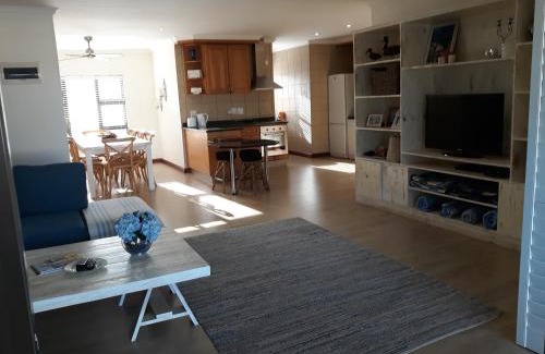 Ramsgate South Apartment | 4 The Shores