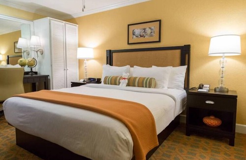 Carlsbad Village Hotel | 4 Units | Kitchen | Pool | Free Parking | Steps from Carlsbad Beach