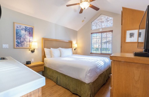 Napa Hotel | 4 Units | Pool & Free Parking | Near Downtown Napa