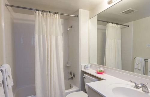 Ala Moana House | 4 x Deluxe Two Doubles Room at Pagoda Hotel