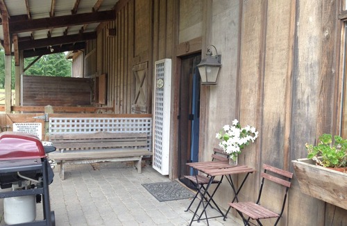 Vashon Island Apartment | 40 Acres Estate, Beach Access, Pet Friendly: Wildwood Studio