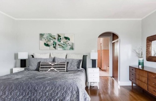 Downtown Knoxville House | 40's Tile Mansion w/ Private Pool by Crescent Bend