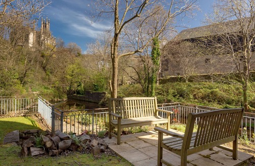 West End Apartment | 400 Dean Village Apartment