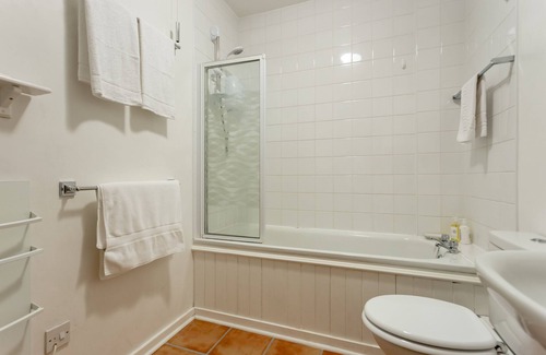 West End Apartment | 400 Dean Village Apartment