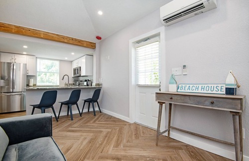 Dunedin Cottage | 405 1 Bedroom in Downtown Dunedin