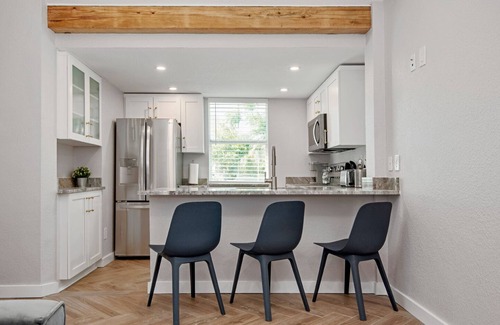 Dunedin Cottage | 405 1 Bedroom in Downtown Dunedin