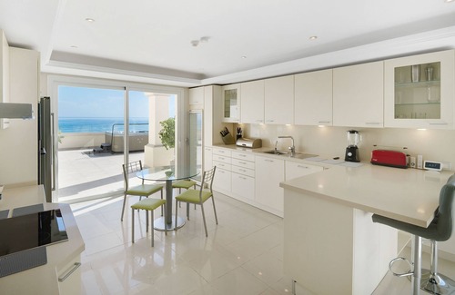 New Golden Mile Apartment | 405 Luxury 4 Bed Penthouse, Heated 20m Pool-Front Line-Paseo-Bikes-BBQ-Hot Tub