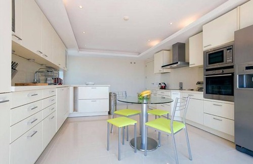 New Golden Mile Apartment | 405 Luxury 4 Bed Penthouse, Heated 20m Pool-Front Line-Paseo-Bikes-BBQ-Hot Tub