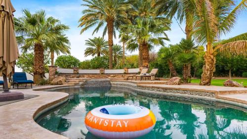 Bermuda Dunes Villa | 41 Palms Estate by AvantStay Indoor Pickleball Pool Hot Tub Outdoor Kitchen