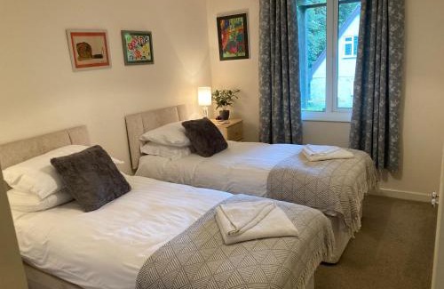 Newton Ferrers Ski Chalet | 42 valley lodge Honicombe Manor