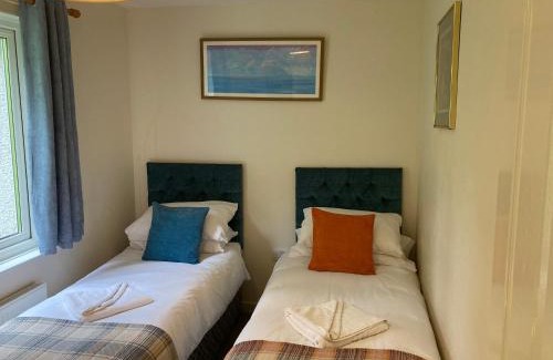 Newton Ferrers Ski Chalet | 42 valley lodge Honicombe Manor