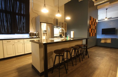 North Oakland Apartment | 424 Gold Way- 3Bed/2Bath Apartment