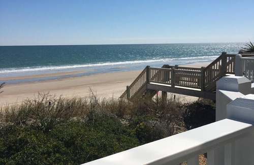 North Topsail Beach House | 4358 Island Dr Oceanfront 5BR, 4.5 bath, Internet, Community Pool