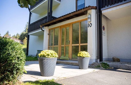Weissenstadt Apartment | 45qm-große Ferienwohnung im 1. Stock mit Blick zum Wald