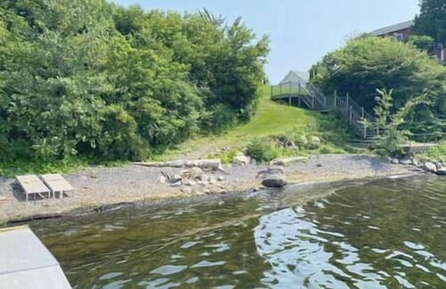 Alburg House | #48 Isle View - Sleeps 6, Sunsets & Beach