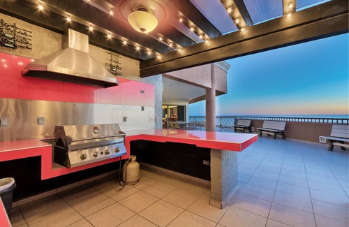 Sandy Beach Condo | 492 m² Condo ∙ 5 bedrooms ∙ 15 guests