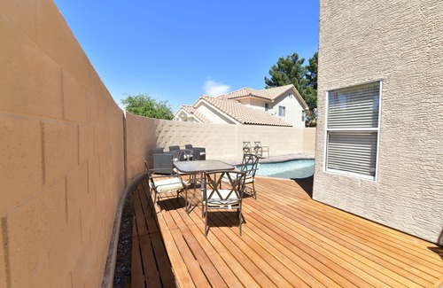 Summerlin House | 4bd Home w/big sun deck, pool, BBQ, Hot tub, Pet friendly, short ride to Strip