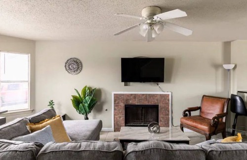 Dallas House | 4BD-KingBed-Remote Workspace