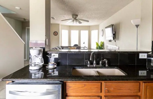 Dallas House | 4BD-KingBed-Remote Workspace