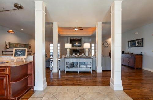 Branson House | 4BD WALK-IN Villa - Large Deck - Golf Course - Pool - FREE TICKETS INCLUDED - V120