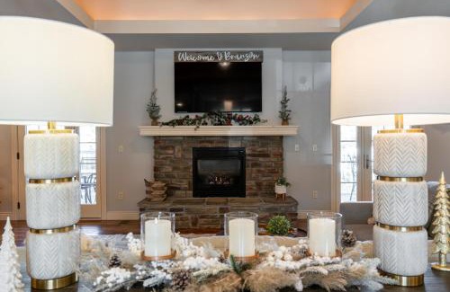 Branson House | 4BD WALK-IN Villa - Large Deck - Golf Course - Pool - FREE TICKETS INCLUDED - V120