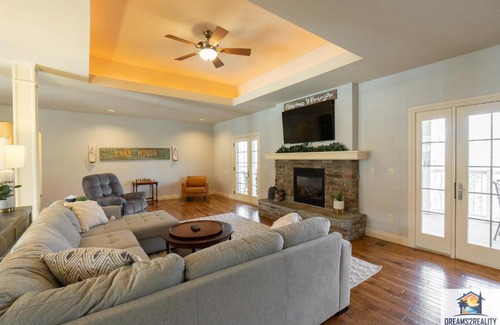 Branson House | 4BD WALK-IN Villa - Large Deck - Golf Course - Pool - FREE TICKETS INCLUDED - V120