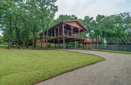 Gordonville House | 4Bdrm Cabin Firepit Walk to Beach Pets Ok Texoma