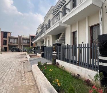 Kharar Villa | 4BHK Stay Royal BNB - Luxury Villa