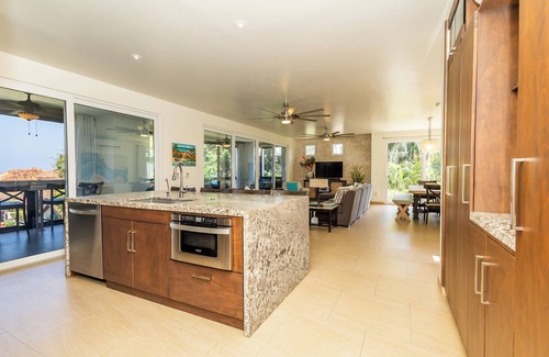 Lawson Rock House | 4br 3ba Beach view house in Sandy Bay with pool - Private community