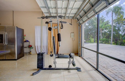 Town Park Villa | 4BR Luxury Paradise Near Nascar Pool*Jacuzzi*BBQ