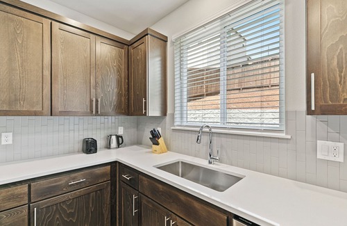 Bull Mountain House | 4BR Spacious Home｜Wifi｜Pet friendly｜EV Charger｜Garage #42375