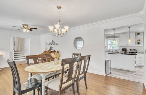 Wade Hampton House | 4BR Stay: Pet-Friendly, Sunroom, Fence & Fire Pit