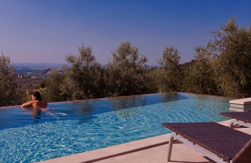 Montespertoli House | 4BR Tuscany’s sun-basked countryside