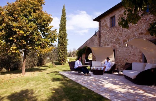 Montespertoli House | 4BR Tuscany’s sun-basked countryside