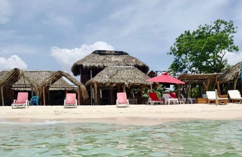 Bocachica Cabin | 4C2-R Cabin on Baru Island
