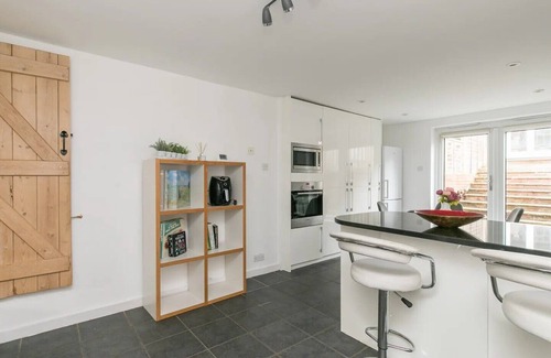 Cookham Dean House | 4OC · Fab English Country Cottage | Pass the Keys