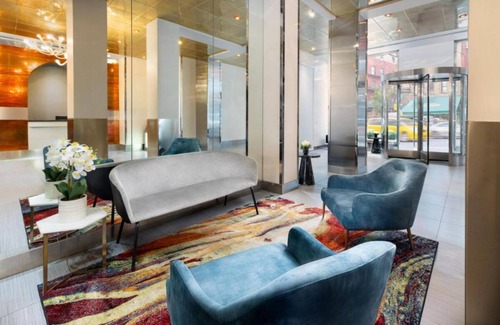 Central New York City Hotel | 4x Deluxe Two Queen Beds Room at OYO Hotel Times Square