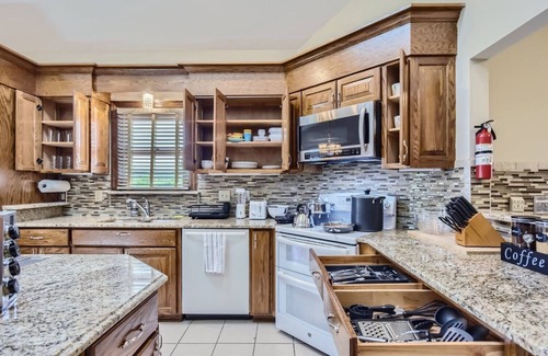 Franklin House | 5 Acre 2500 SQFT Country House Near Nashville! (F2)