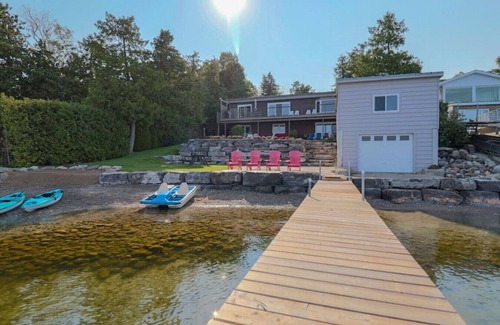 Tay House | 5 bdrm Waterfront W/HotTub