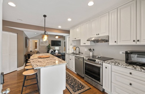 Fremont House | 5 bed/3 Bath Home in the Heart of Fremont! Steps from the beach and boat launch!