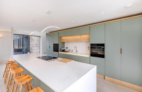Barnstaple House | 5 Bed in Marwood oc-e32631