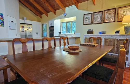 Muri Cabin | 5-Bedrm Family Oasis: Private Lodge w Pool, Sleeps 14, 3 Apartments, Free WIFI