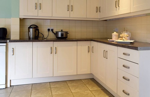 Nailsworth Cottage | 5 bedroom accommodation in France Lynch, near Stroud