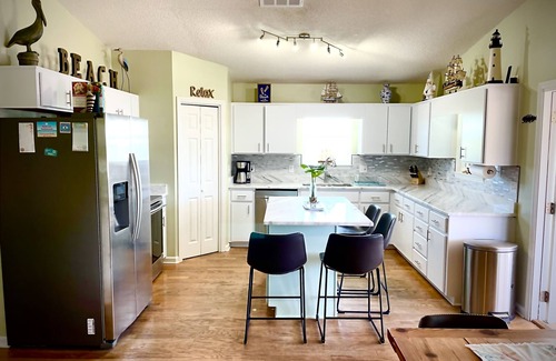 Alligator Point House | 5 Bedroom Beach House Slps 12 - Private Beach - Shells - Fishing -Screened porch