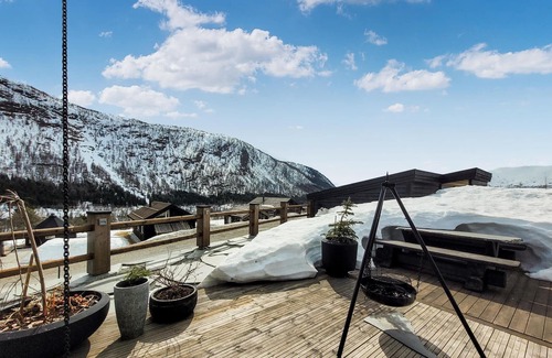Myrkdalen House | 5 bedroom gorgeous home in Vossestrand