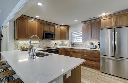 Folly Field House | 5 Bedroom home with Large Pool in Folly Field. 5 minute walk from Ocean